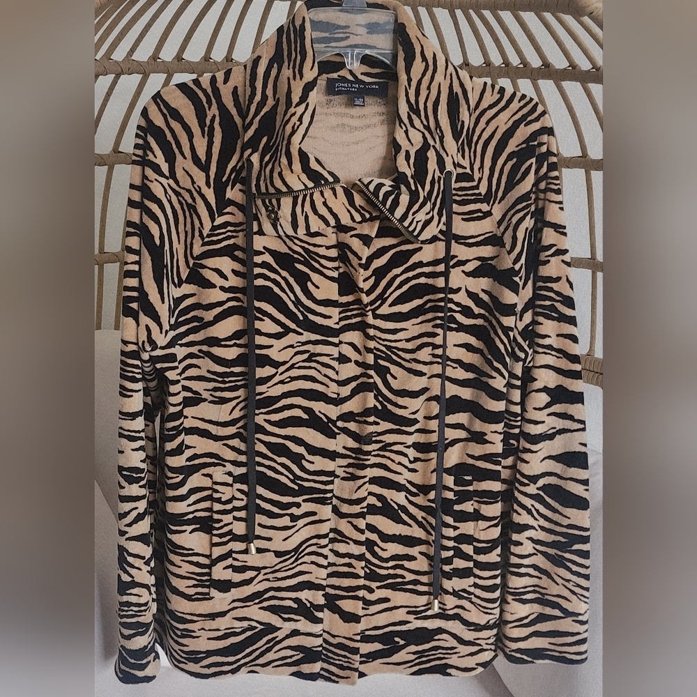 Jones New York Signature Velour Tiger Print Cowl Neck Zip/ Hidden Snap Jacket XL